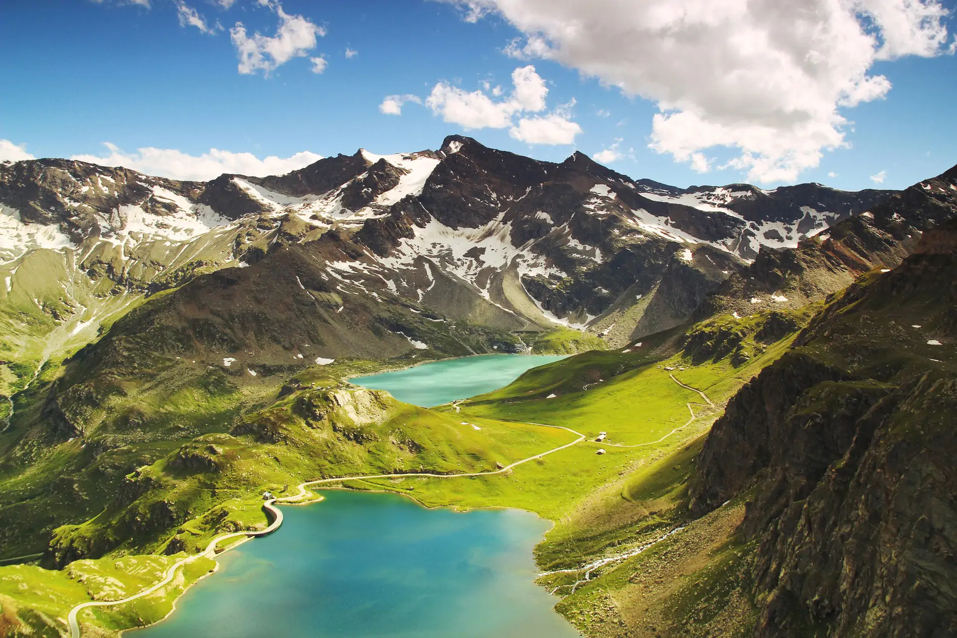 italian-landscape-mountains-nature